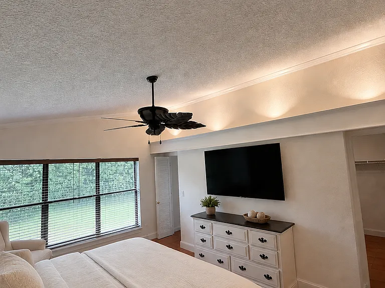 Master bedroom 2