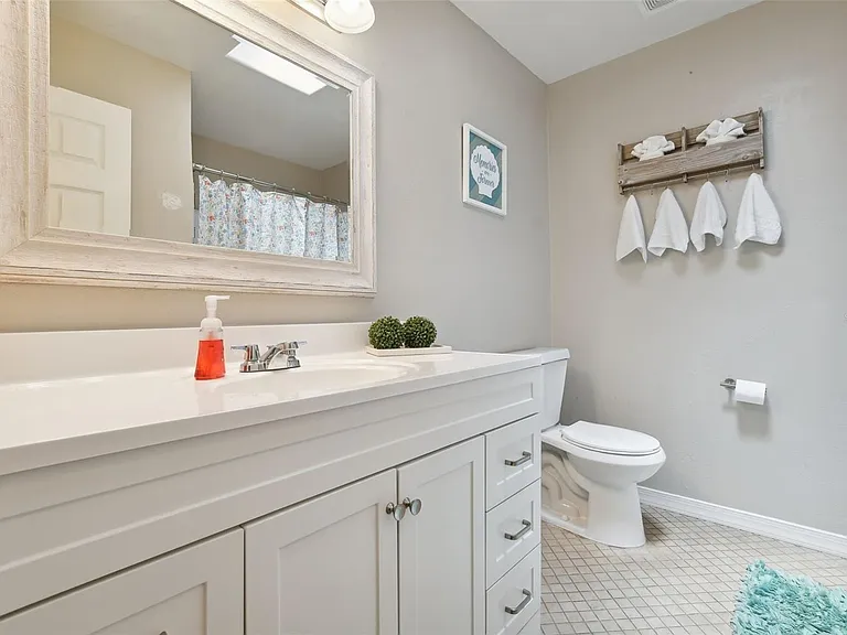 4818 Holiday Dr — Photo 13