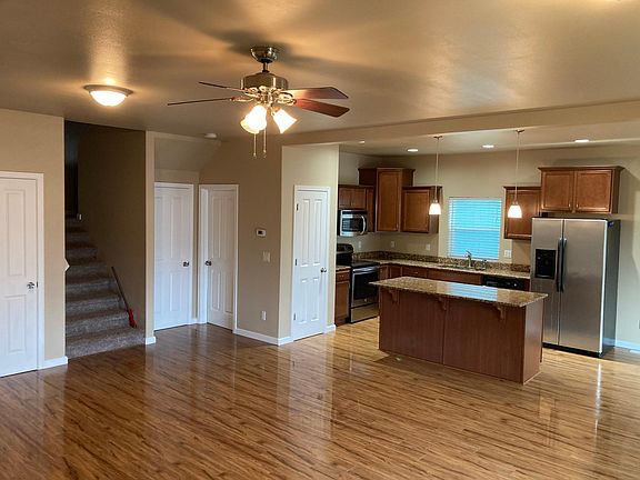 4th image of 2246 SE Upchurch Way