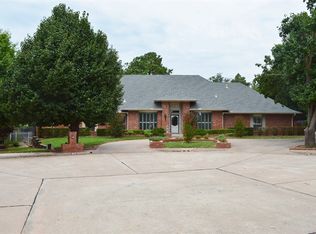 417 Kenswick Ct, Edmond, OK 73034