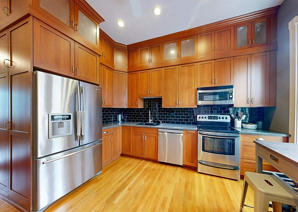 1st image of 25 Fort Ave #1