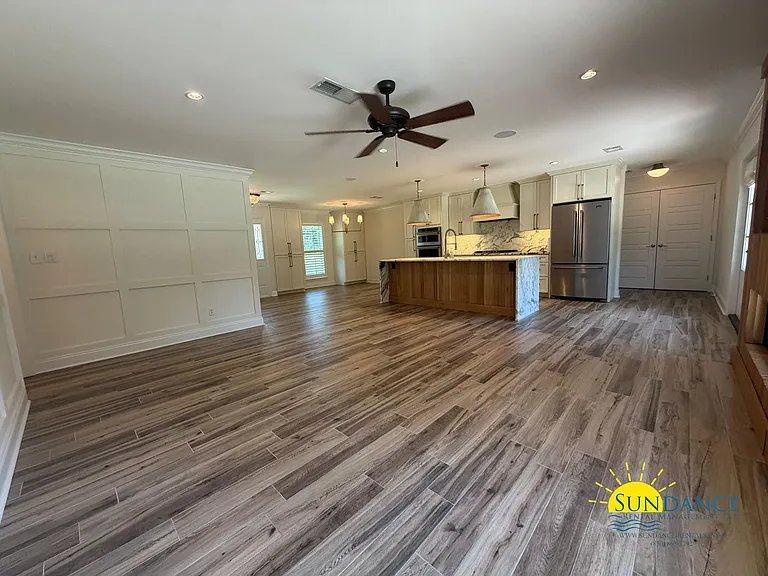224 Yacht Club Dr NE — Photo 2