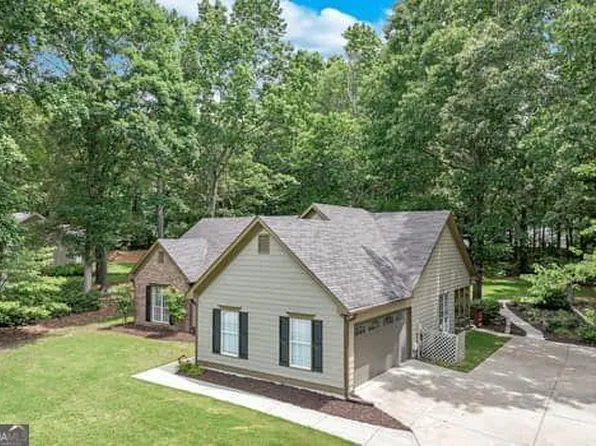 2105 Huntington Pl, Buford, GA 30518