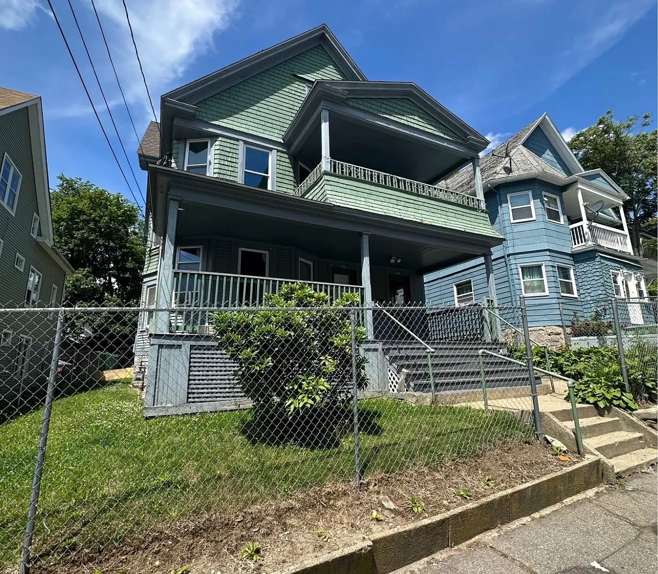 3 bed, 1000 sqft, $1,700 — Photo 1