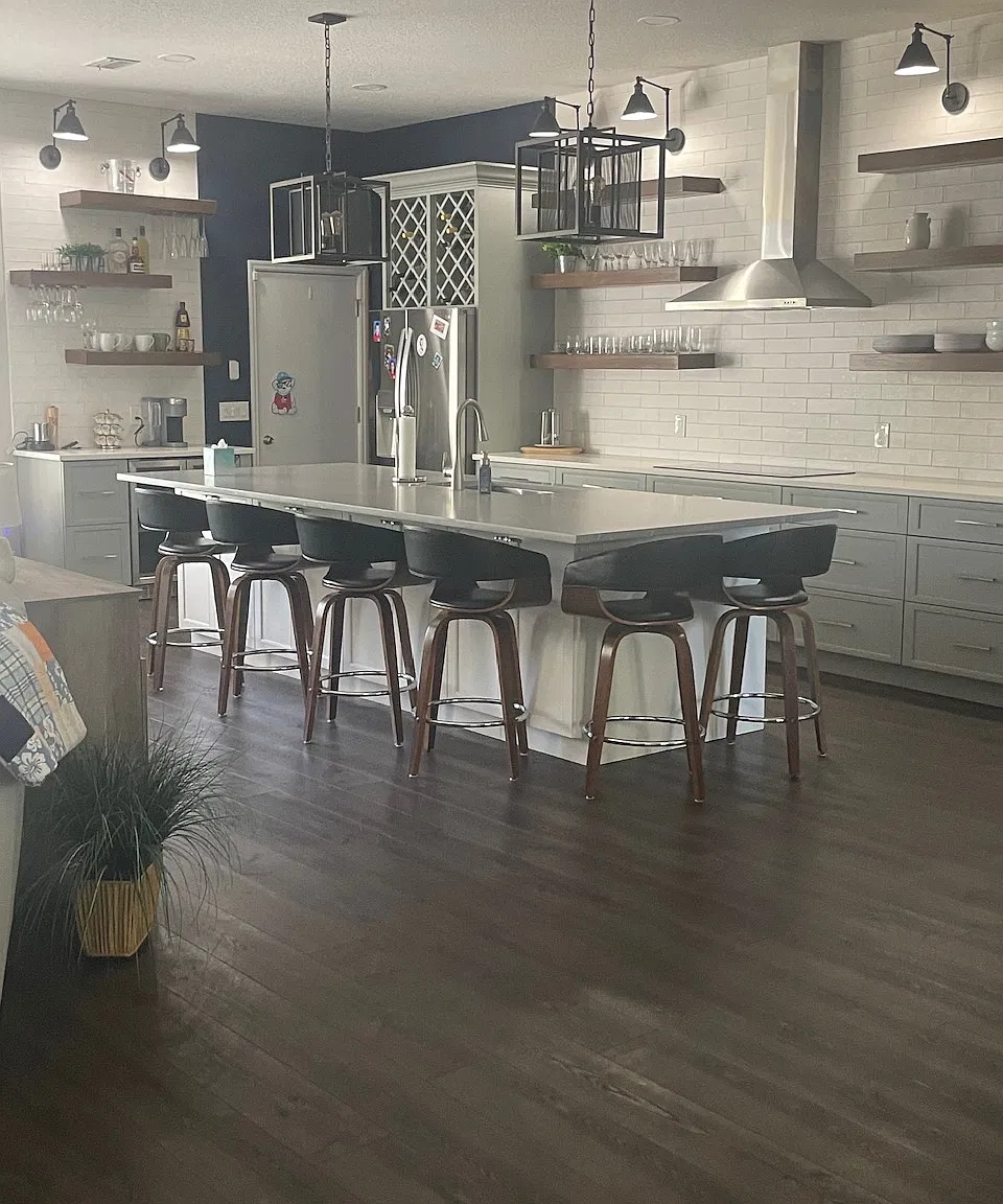 4 bed, 2.5 bath, 2093 sqft, $3,500 — Photo 2