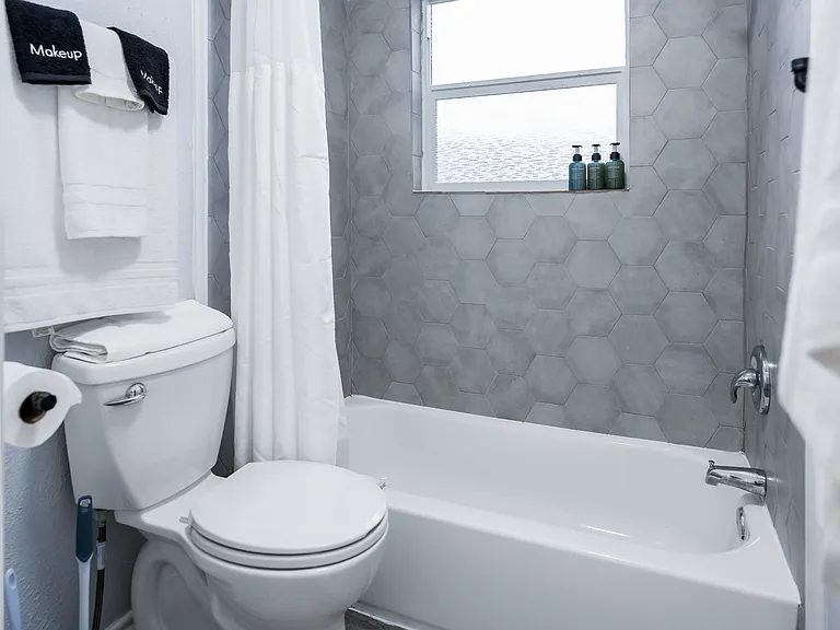2402 Berry St #3 — Photo 9