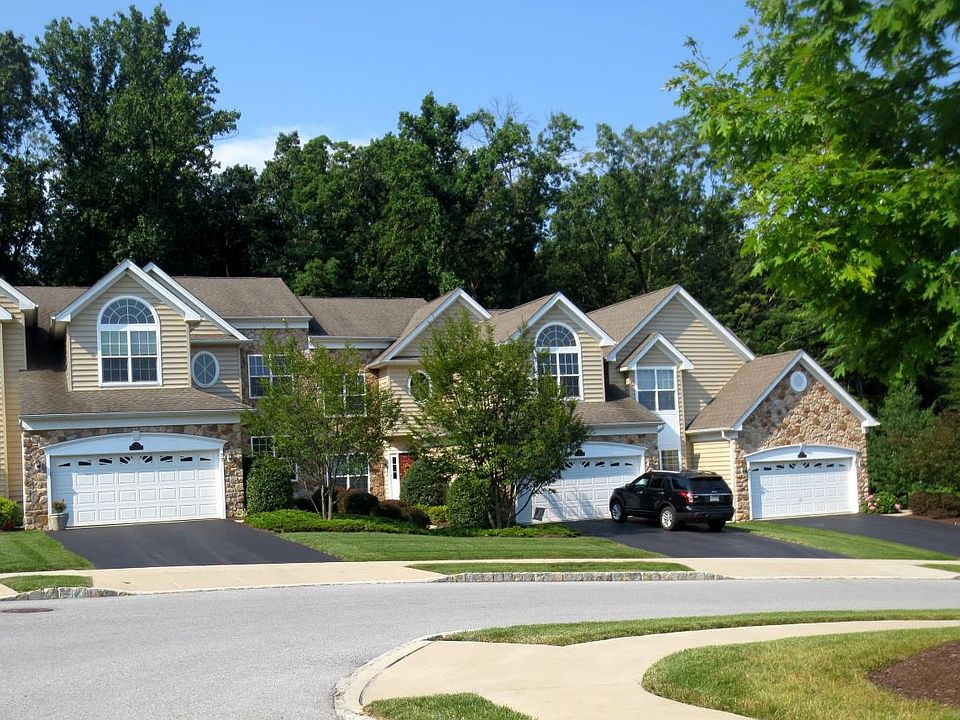 Front of 79 Sagewood