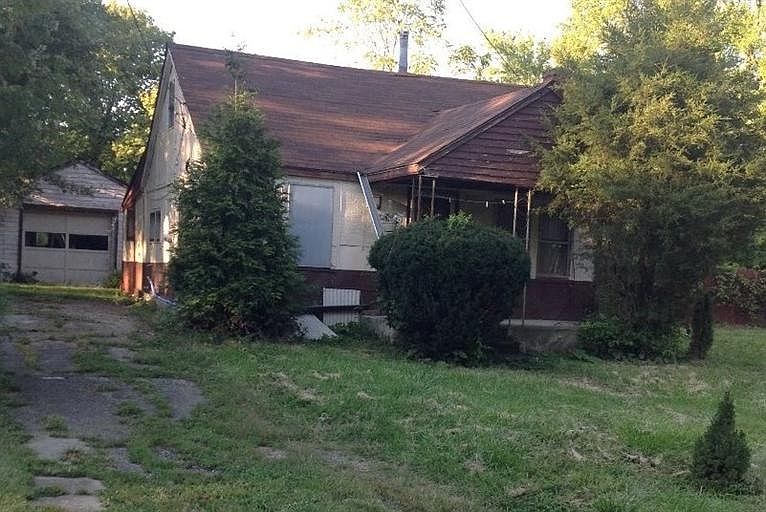 2nd image of 6435 Howie St