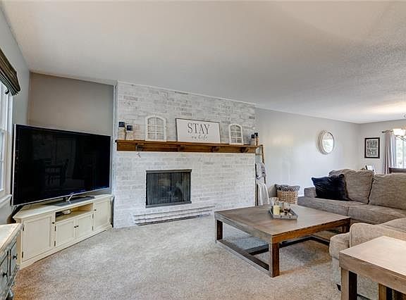4th image of 9651 Wedd St