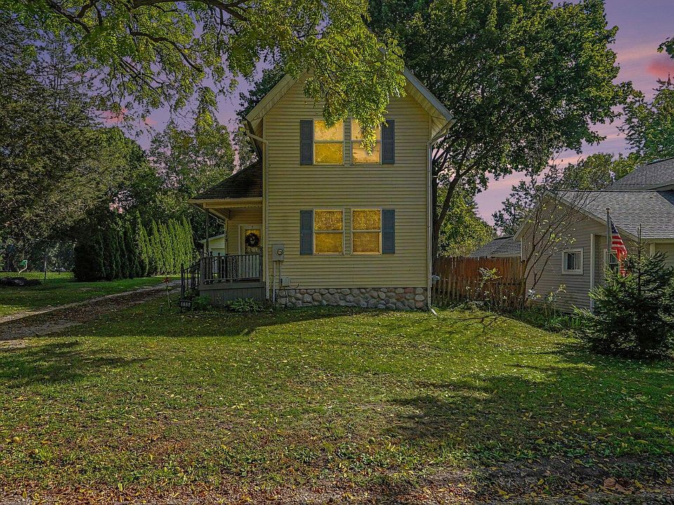 1st image of 115 S Main St