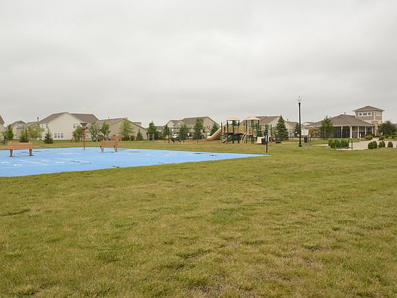 5th image of 10568 McClain Dr