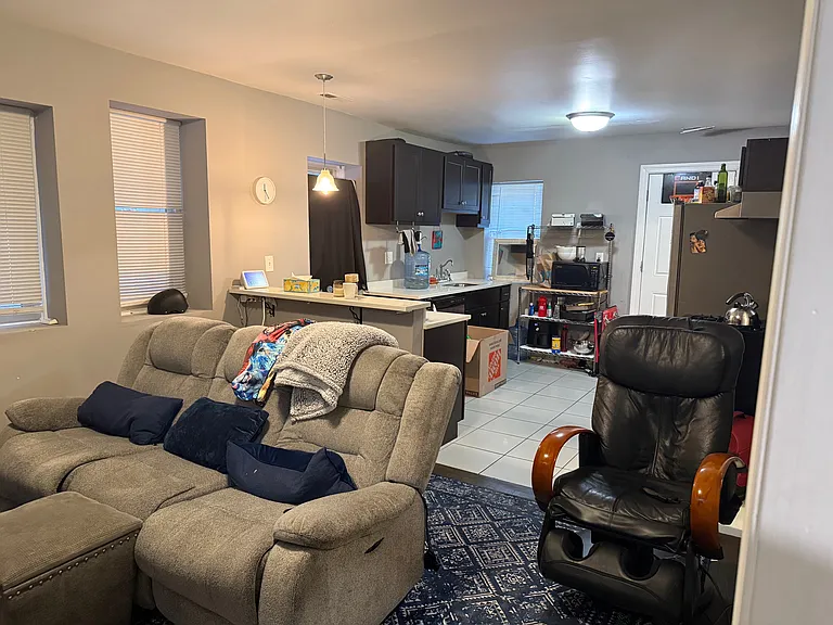 2202 W Jackson Blvd #GW — Photo 2