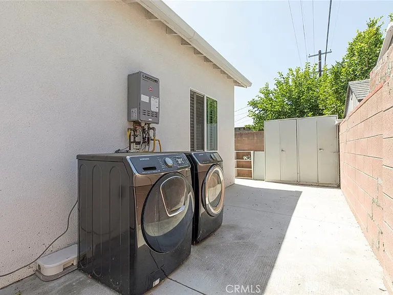 8209 Bellingham Ave — Photo 13