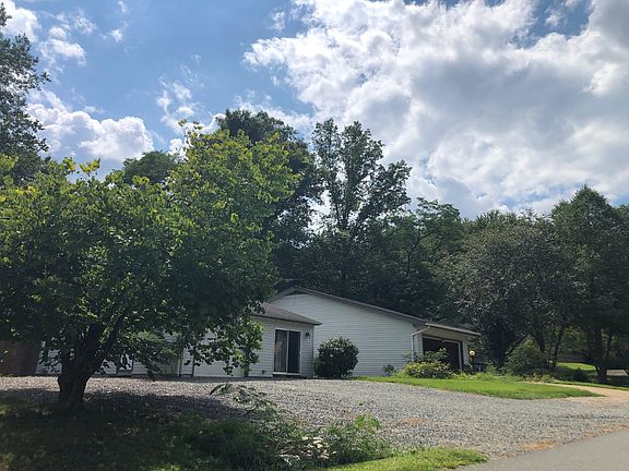 3rd image of 4159 Pineyridge Ln