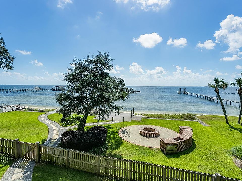 1st image of 7 Beach Dr