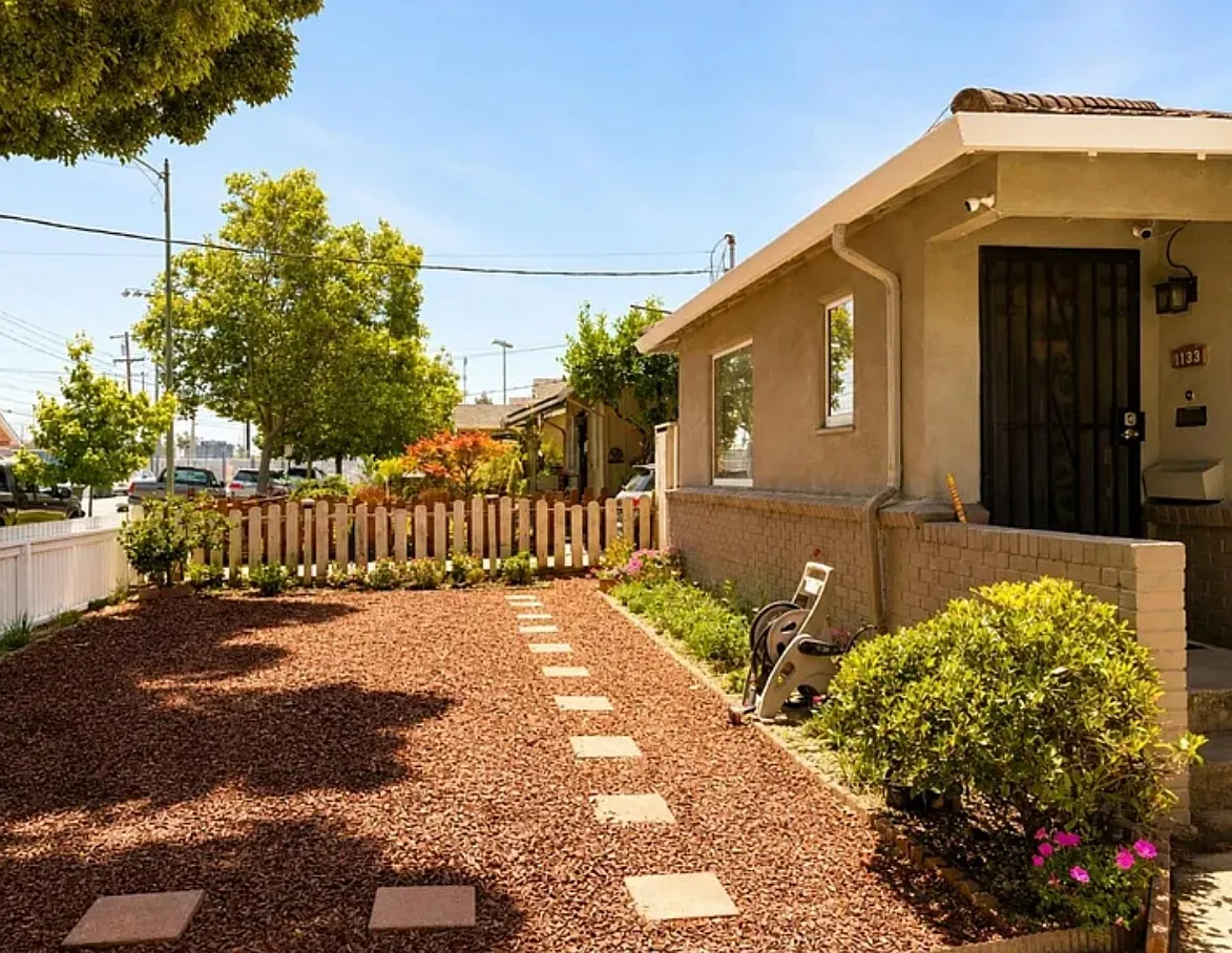 3 bed, 2170 sqft, $4,500 — Photo 3