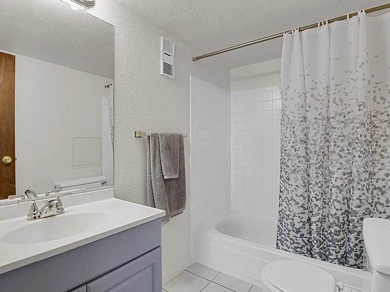 2nd Bathroom
