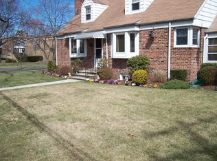 445 River Rd, New Milford, NJ 07646