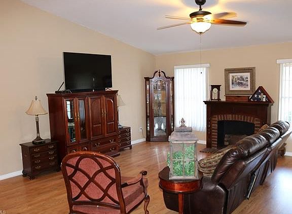 5th image of 3218 NE 13th Ct