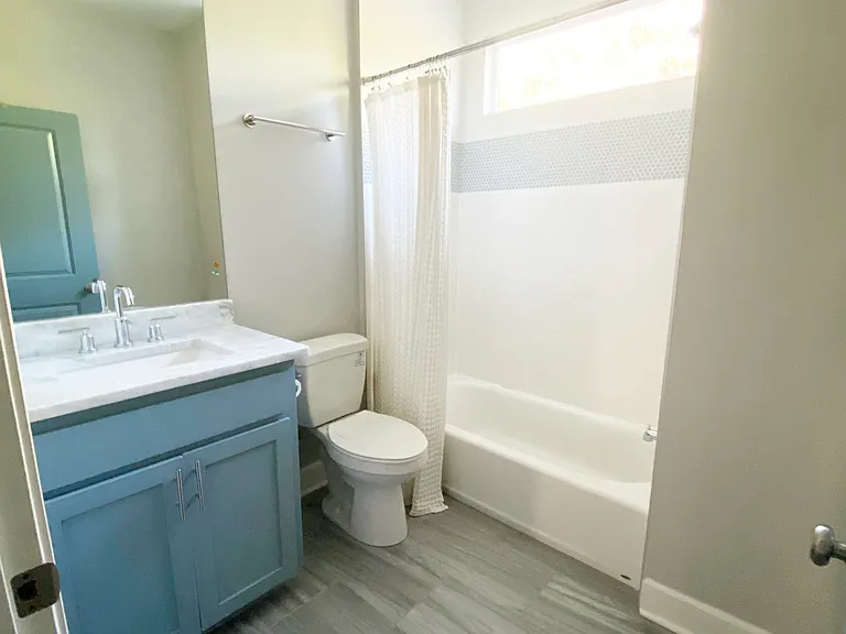 1436 N Adams St — Photo 1