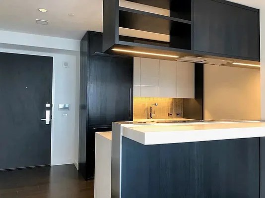 Rented by Gulia Wang, LREB | media 21