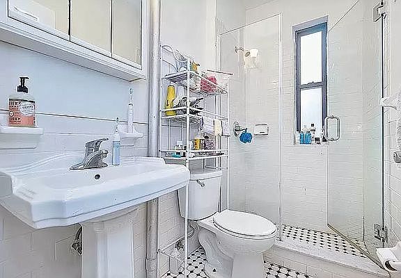 5th image of 24 Saint Marks Pl APT 8
