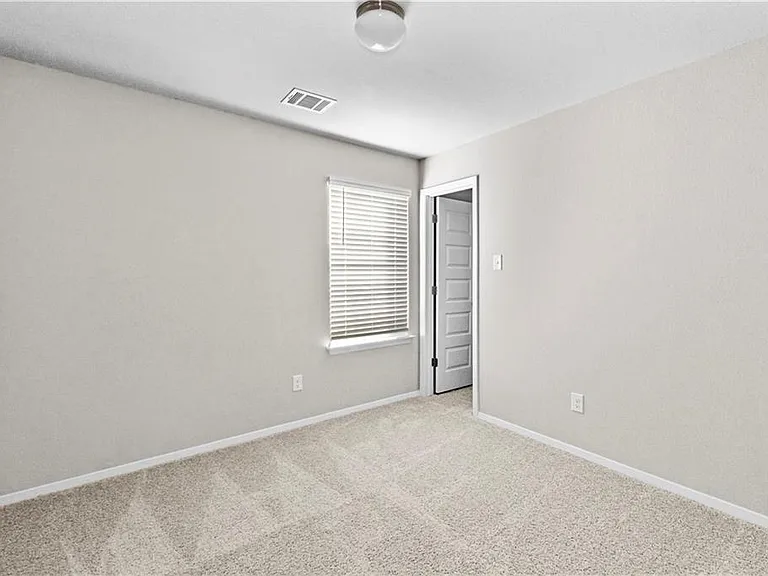 124 Fabion St — Photo 15