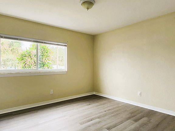 4th image of 501 E Seminole Ave APT 8
