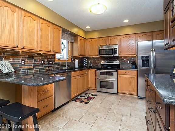 3rd image of 3467 Glenwood Dr
