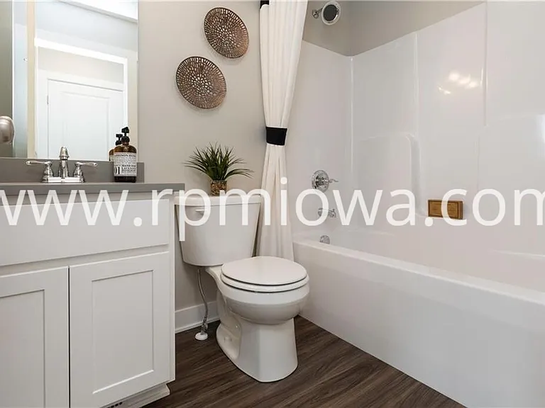 159 NE 23rd Ln — Photo 23