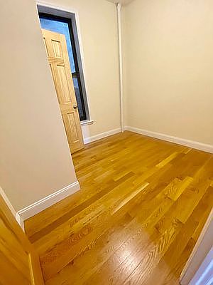 4th image of 321 E 85th St APT 4C