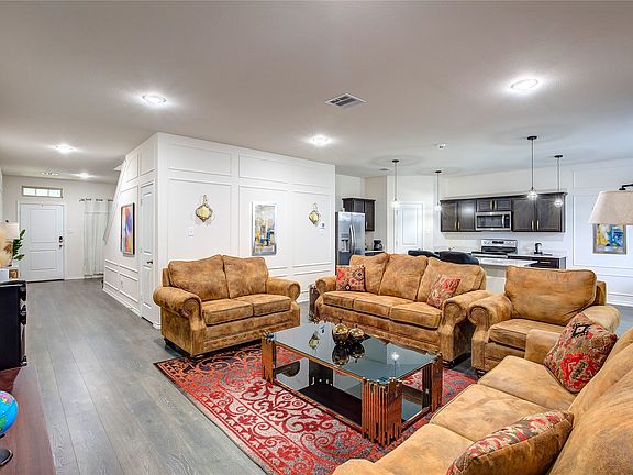 3rd image of 3021 Karsen Ln