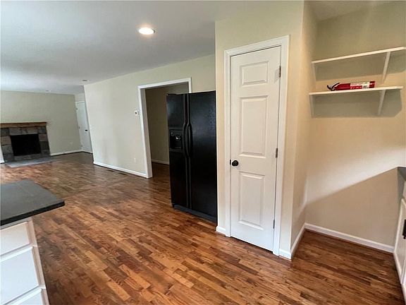 3rd image of 7619 Old Cornelia Hwy