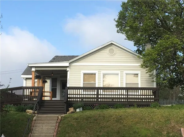 207 N Esplanade St, Leavenworth, KS 66048