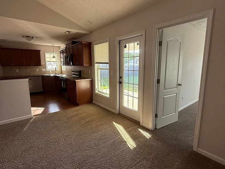 2513 Hunting Bow Dr — Photo 18