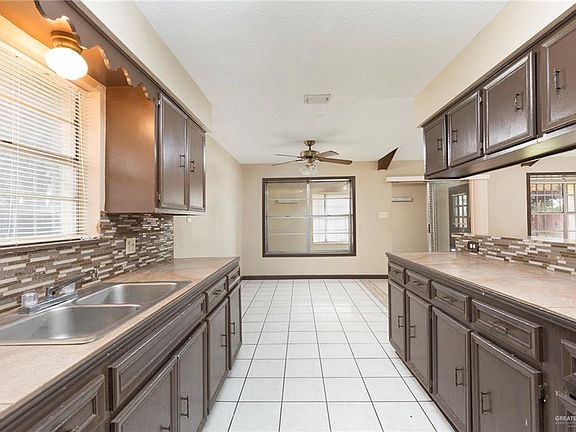 5th image of 2428 Briarwood Dr