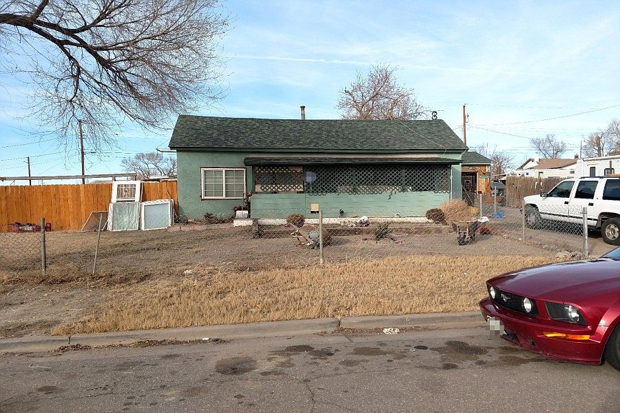 1st image of 809 E 13th St