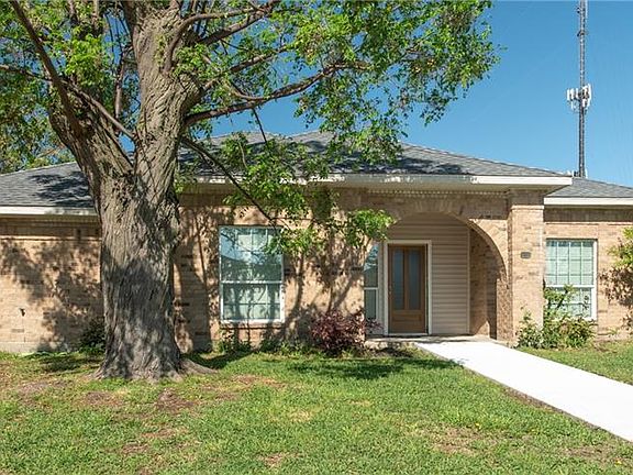 3rd image of 4509 Lakeway Dr