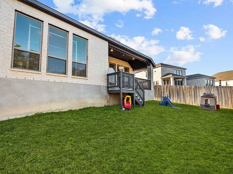 2604 Sueno Point — Photo 43