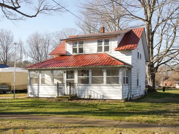 257 Park Dr, Allegan, MI 49010