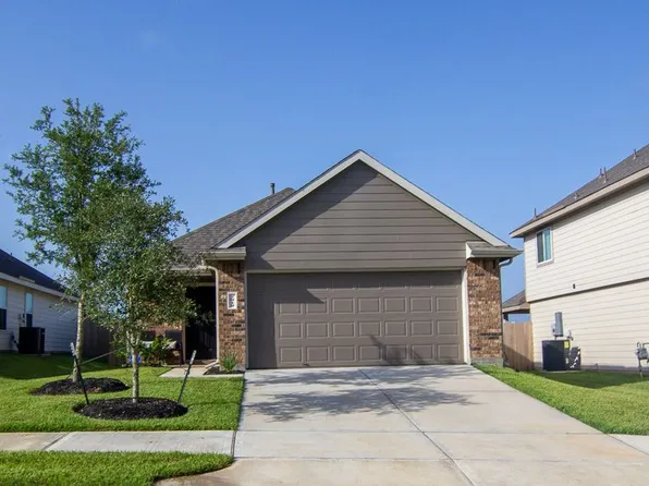 2919 Karin Crest Ln, Conroe, TX 77304