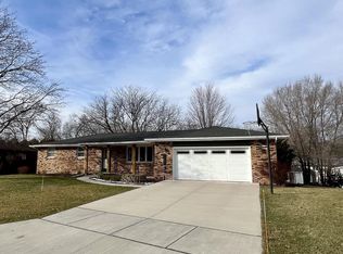 1043 Park Ridge Rd, Janesville, WI 53546