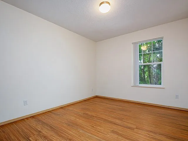 678 SE Hogan Rd #303 — Photo 8