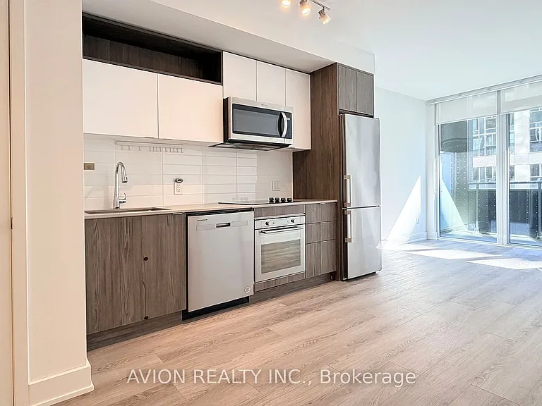 60 Princess St #205 — Photo 5