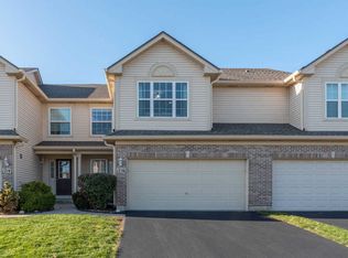 1716 Pin Oak Ln, Elgin, IL 60120