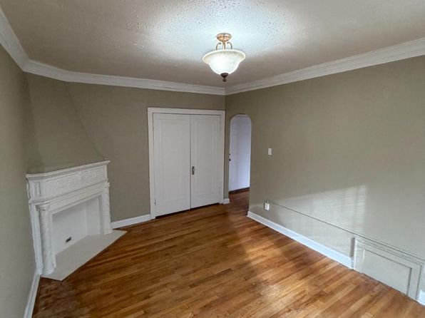 2237 N Hubbard St #8