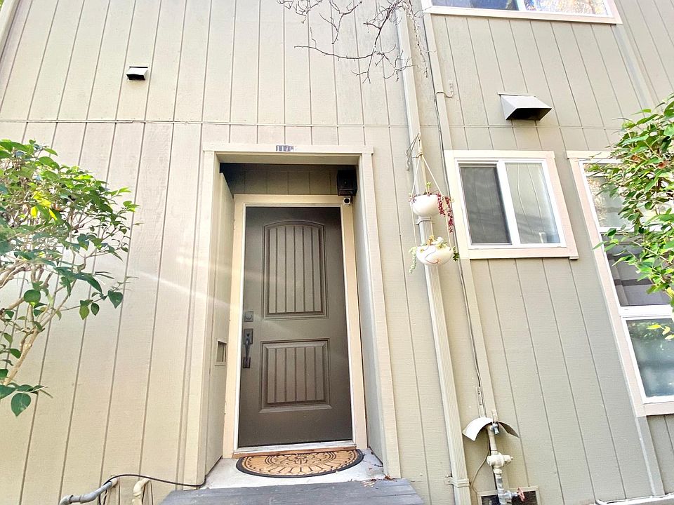 1st image of 117 Ascot Ct