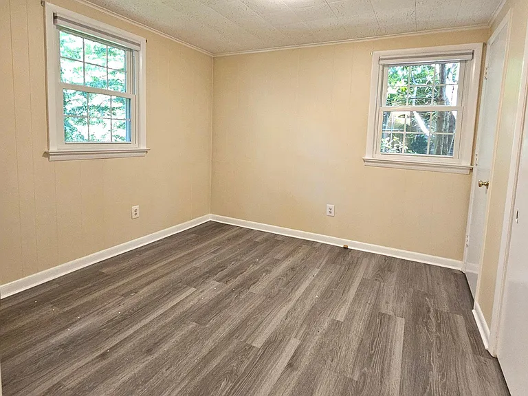 8925 Falling Creek Ct — Photo 36