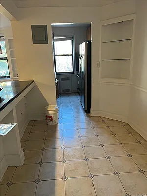 Rented by Alex Tembelis, LREB | media 16