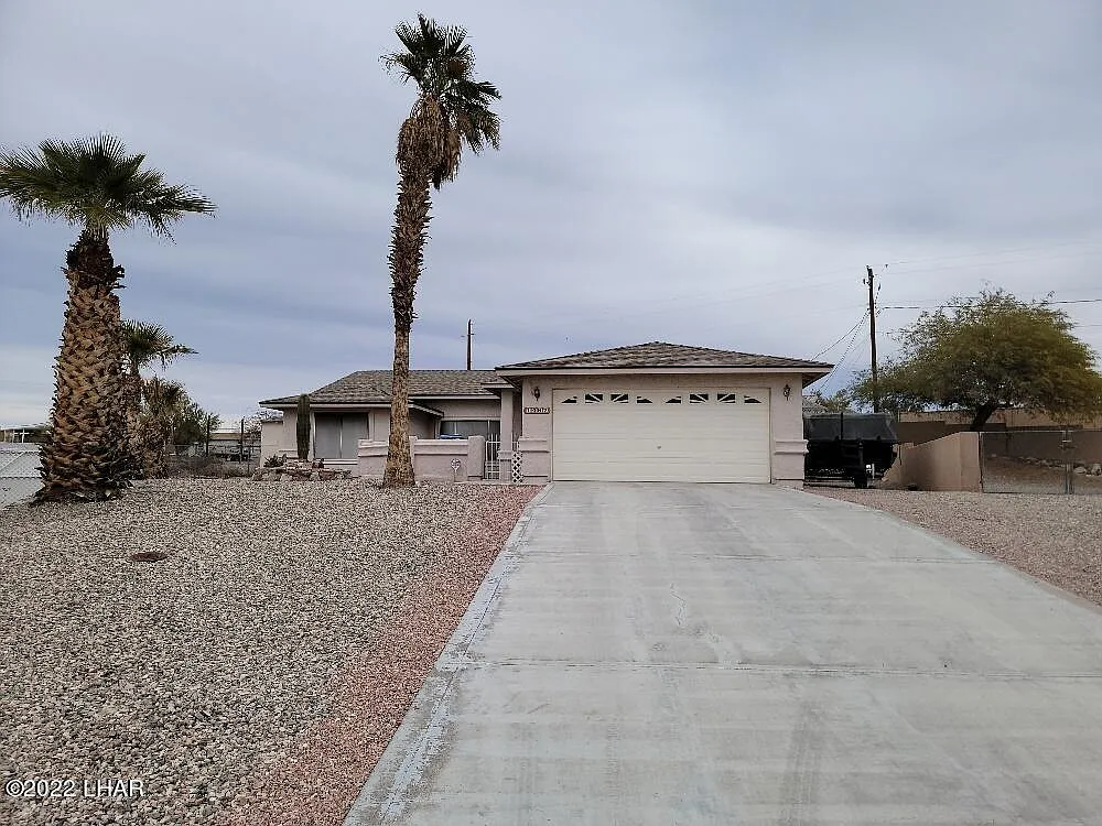 3 bed, 2.0 bath, 1529 sqft, $2,300 — Photo 1